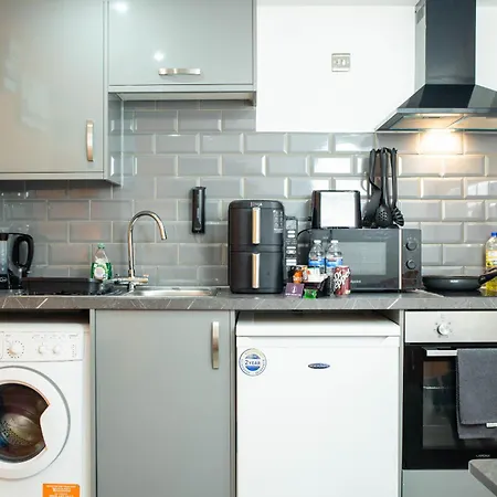 Centre With Self Check-in Washer Dryer Wifi & Netflix *