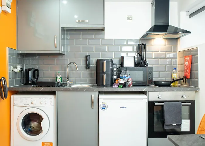 Centre With Self Check-in Washer Dryer Wifi & Netflix *