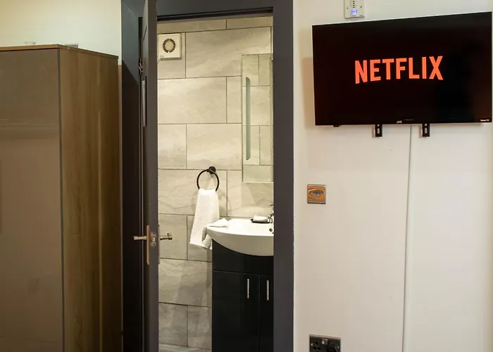 Centre With Self Check-in Washer Dryer Wifi & Netflix *