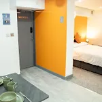 Fully Equipped Modern Centre With Netlfix Wifi 24 7 Check-in Apartament *