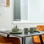 Fully Equipped Modern Centre With Netlfix Wifi 24 7 Check-in *