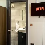 Fully Equipped Modern Centre With Netlfix Wifi 24 7 Check-in *