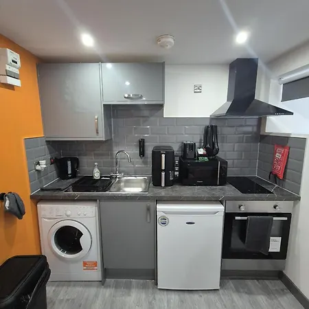 아파트 The Orange Outpost *