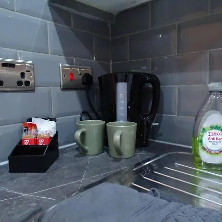 아파트 The Orange Outpost *