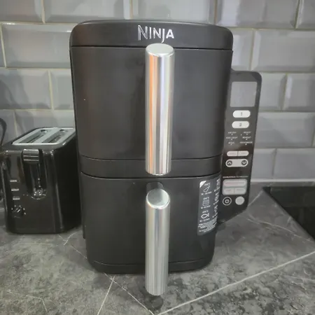 The Orange Outpost 브래드퍼드