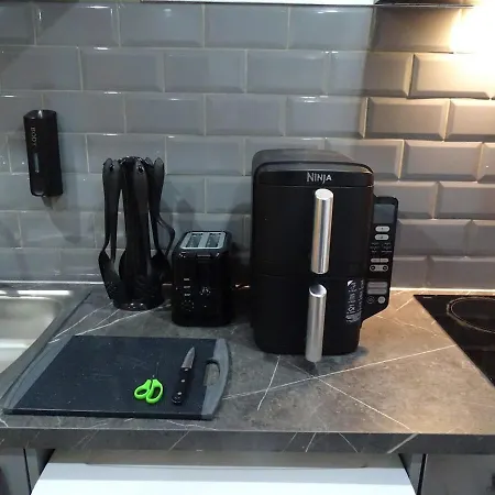 The Orange Outpost 아파트 *