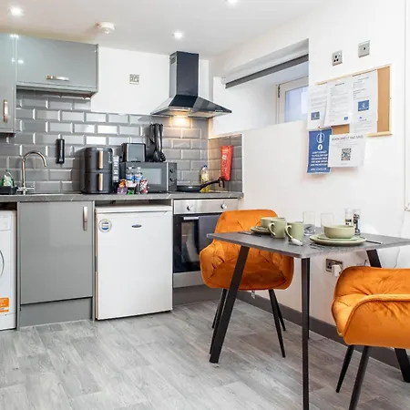 Centre With Self Check-in Washer Dryer Wifi & Netflix * Bradford (West Yorkshire)