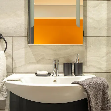 The Orange Outpost 아파트 브래드퍼드