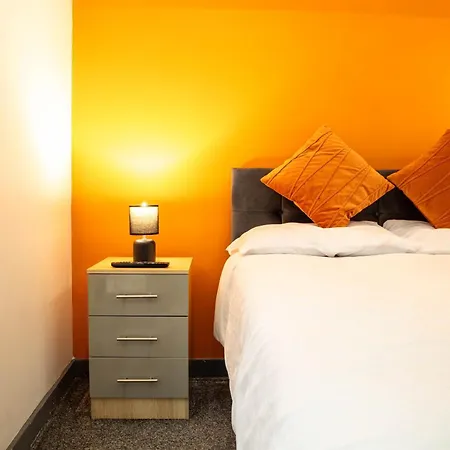 아파트 The Orange Outpost *