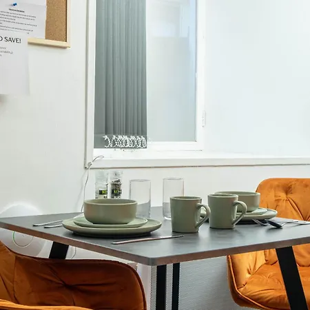 Close To Alhambra And Live Walk To Stations *
