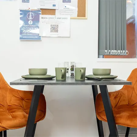 The Orange Outpost 아파트