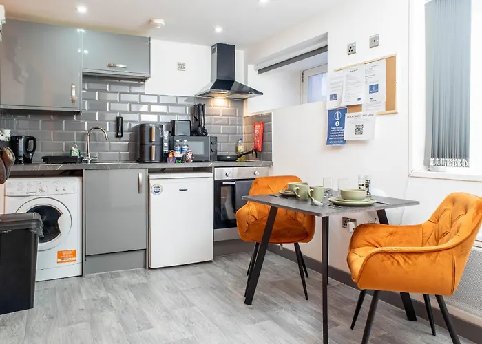 Centre With Self Check-in Washer Dryer Wifi & Netflix * Bradford (West Yorkshire)