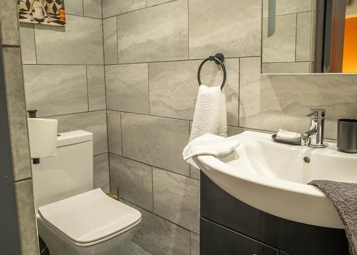 Centre With Self Check-in Washer Dryer Wifi & Netflix Apartment *