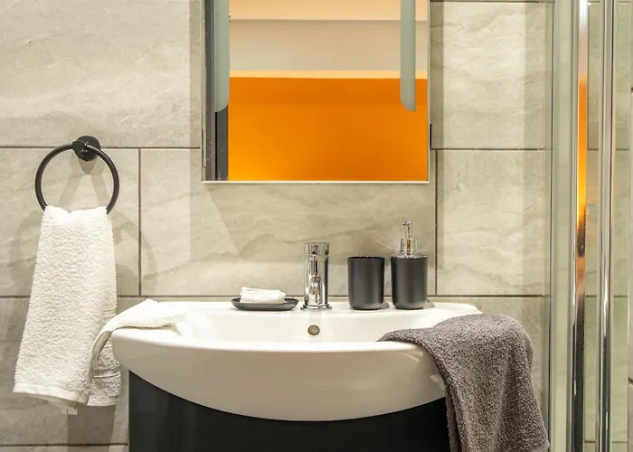 Centre With Self Check-in Washer Dryer Wifi & Netflix Apartment Bradford (West Yorkshire)