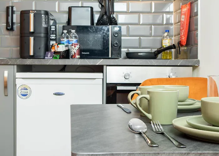 Centre With Self Check-in Washer Dryer Wifi & Netflix * Bradford (West Yorkshire)